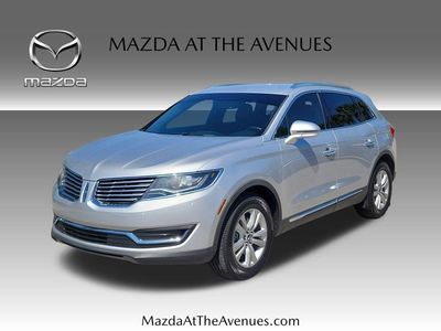 2018 Lincoln MKX Premiere in Silver — front three-quarter view
