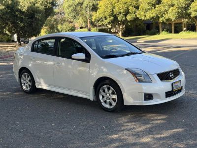 2012 Nissan Sentra — detail view