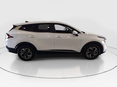 2025 Kia Sportage — photo 8 view