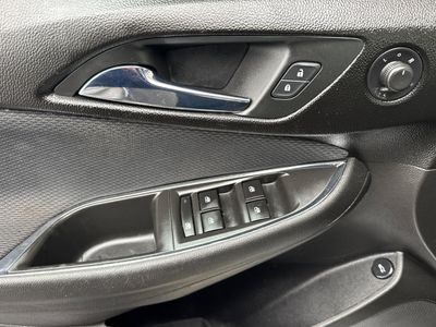 2019 Chevrolet Cruze - Photo 12