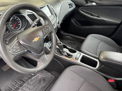 2019 Chevrolet Cruze - Photo 11