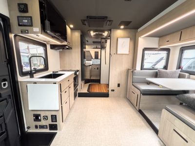 2026 Grand Design LINEAGE - Photo 5