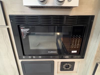 2026 Grand Design LINEAGE - Photo 10