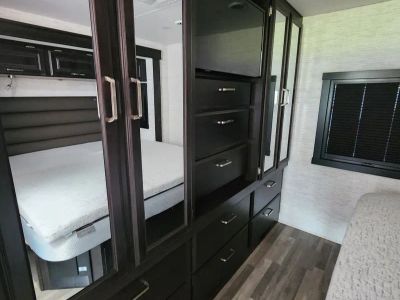 2024 Jayco Entegra 31UL — photo 10 view