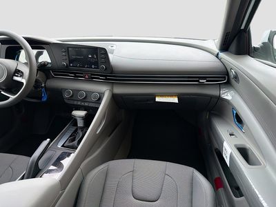 2026 Hyundai ELANTRA - Photo 16