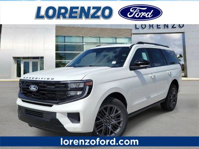 2027 Ford Expedition Platinum in Star White Metallic Tri-Coat — front three-quarter view