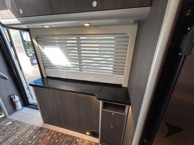 2022 Airstream Atlas - Photo 11