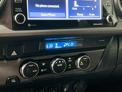 2021 Toyota Tacoma - Photo 21