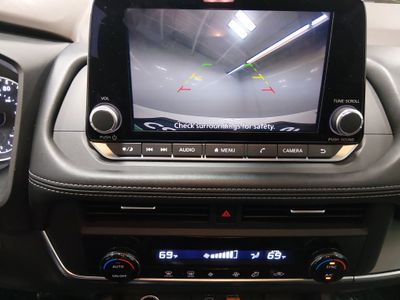 2023 Nissan Rogue — photo 16 view