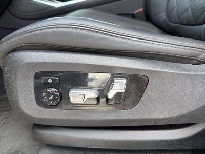 2025 BMW X7 — photo 26 view