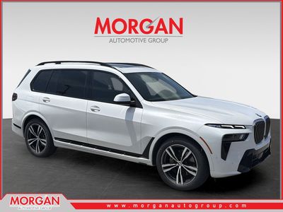 2025 BMW X7 xDrive40i in White — front three-quarter view