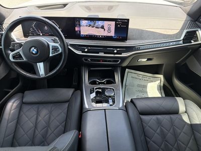 2025 BMW X7 — photo 14 view
