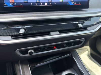 2025 BMW X7 — photo 35 view