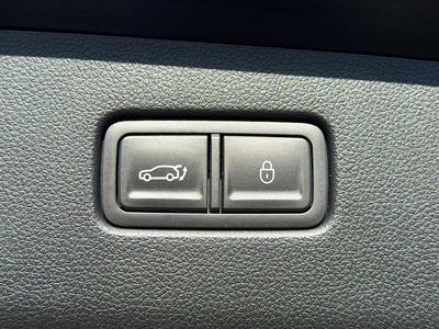 2023 Genesis GV70 — photo 12 view