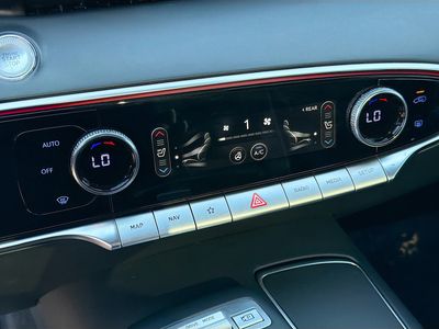 2023 Genesis GV70 — photo 33 view