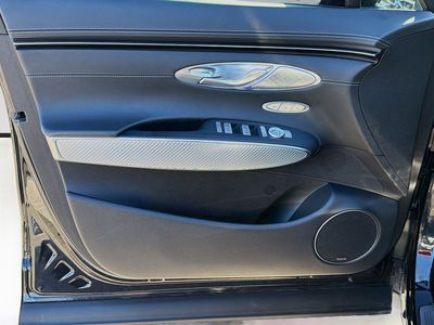 2023 Genesis GV70 — photo 21 view