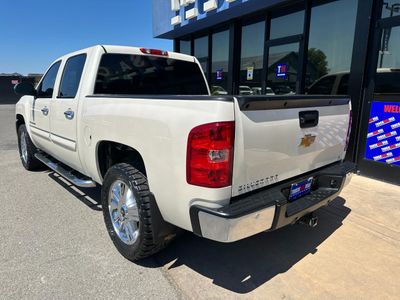 2013 Chevrolet Silverado 1500 Crew — engine compartment view