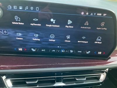 2026 Chevrolet Traverse — photo 12 view