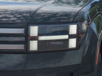2026 Hyundai SANTA FE HYBRID — photo 10 view