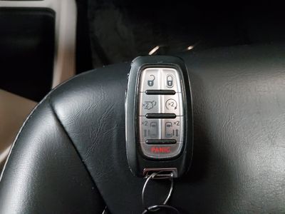 2023 Chrysler Pacifica — photo 15 view