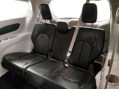 2023 Chrysler Pacifica — photo 17 view