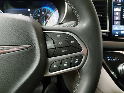 2023 Chrysler Pacifica — photo 20 view