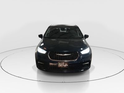 2023 Chrysler Pacifica — side profile view