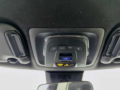 2025 Toyota Corolla Hatchback — photo 18 view