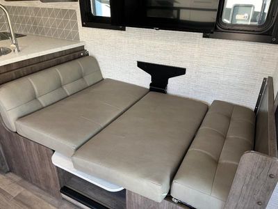 2025 Entegra Coach Vision SE — photo 16 view