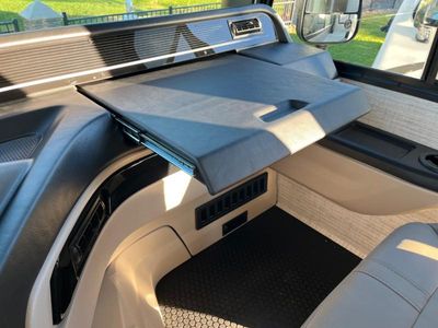 2025 Entegra Coach Vision SE — photo 12 view