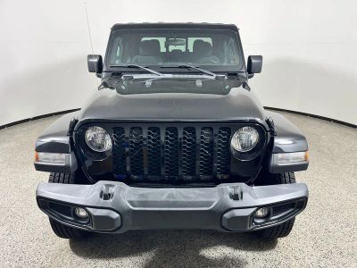 2022 Jeep Gladiator — rear three-quarter view
