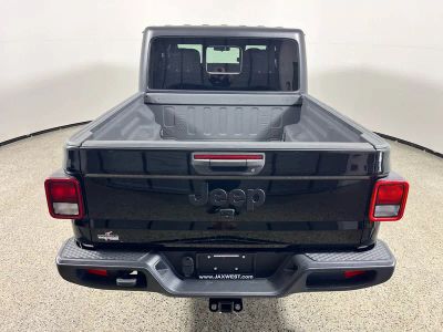 2022 Jeep Gladiator — detail view