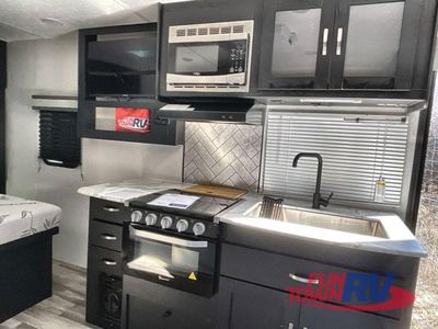 2024 Coachmen RV Freedom Express - Photo 12