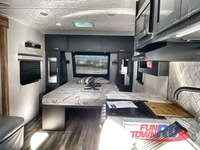 2024 Coachmen RV Freedom Express - Photo 10