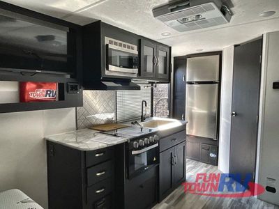 2024 Coachmen RV Freedom Express - Photo 13