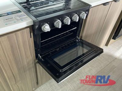 2025 Forest River RV Wildwood - Photo 17