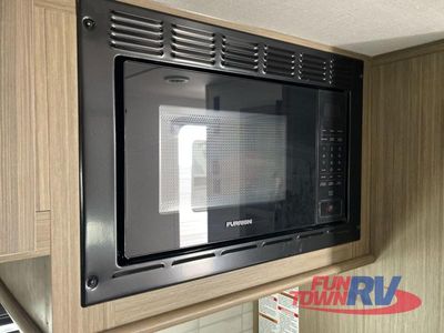 2025 Forest River RV Wildwood - Photo 18