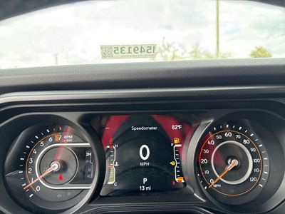 2025 Jeep Gladiator — photo 18 view