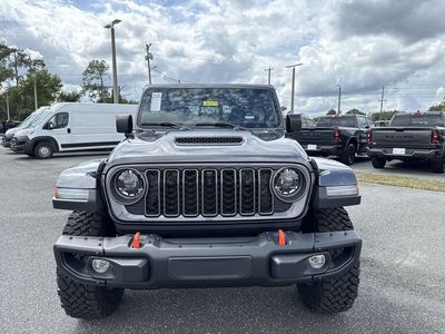 2025 Jeep Gladiator — photo 8 view
