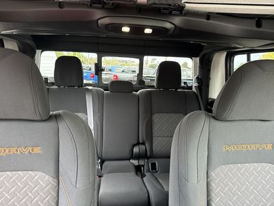 2025 Jeep Gladiator — photo 30 view
