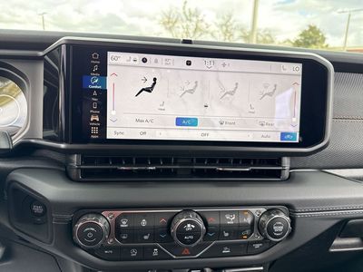 2025 Jeep Gladiator — photo 22 view