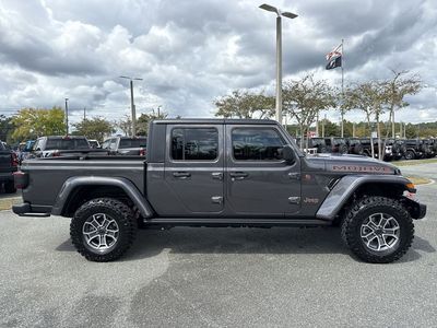 2025 Jeep Gladiator — side profile view