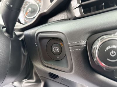 2025 Jeep Gladiator — photo 19 view