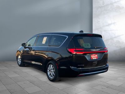 2024 Chrysler Pacifica - Photo 4