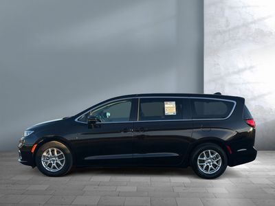 2024 Chrysler Pacifica - Photo 3