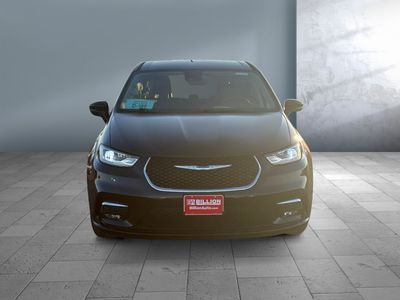 2024 Chrysler Pacifica - Photo 2