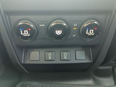 2026 Land Rover Defender 110 - Photo 14