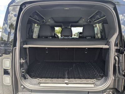 2026 Land Rover Defender 110 - Photo 11