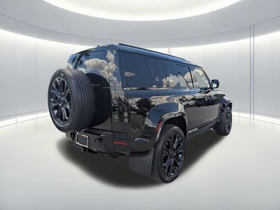 2026 Land Rover Defender 110 - Photo 5