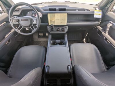 2026 Land Rover Defender 110 - Photo 15